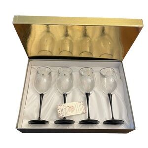NWT, Set of 4 wine glasses, Franco Vetrerie Cristallerie Black/white Daisy